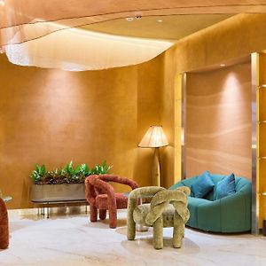 Kin Hotel Ly Tu Trong
